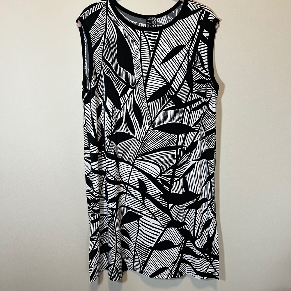 Clara Sunwoo XL Black White Abstract Leaf Print Sleeveless Tunic Dress Side Slit